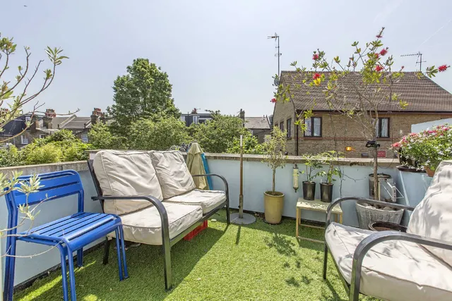 Photo 2 — Ormeley Road, Balham, London, SW12