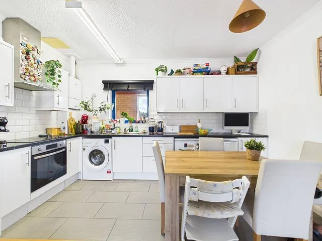 London Road, Kingston Upon Thames, KT2, photo 2