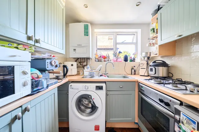 Photo 2 — Top Floor Flat, 29 Hotham Road, London