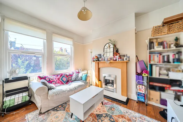 Photo 3 — Top Floor Flat, 29 Hotham Road, London