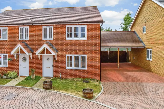 Tyler Road, Staplehurst, TN12, photo 1