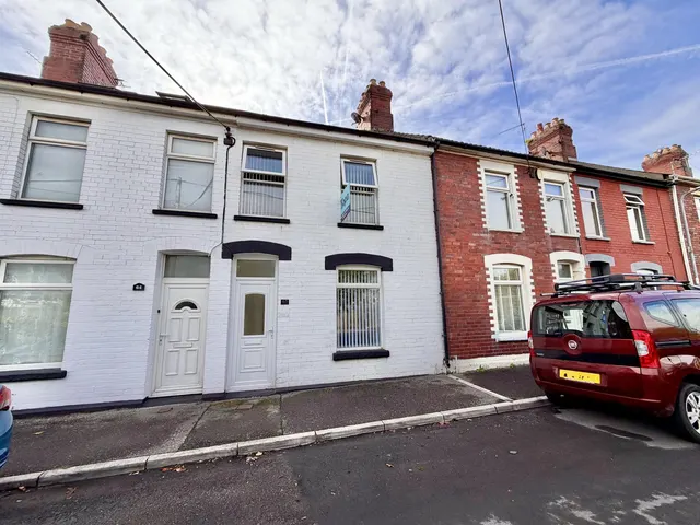 Clive Road, Barry, CF62, photo 1
