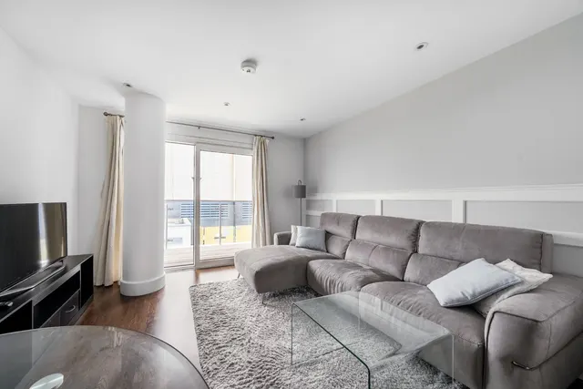 Henry Macauley Avenue, Kingston Upon Thames, KT2, photo 2