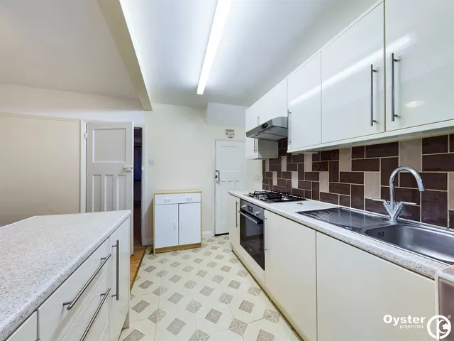 Dale Avenue, Edgware, HA8, photo 2