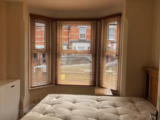 Photo 3 — Belmont Road, Reading
