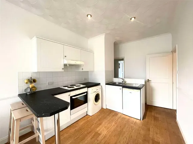 St. Michaels Road, Bournemouth, BH2, photo 2