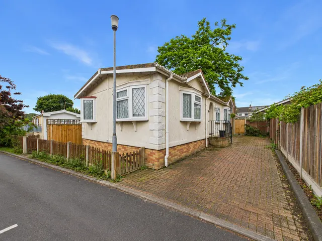 Kingsleigh Park Homes, Benfleet, SS7, photo 1