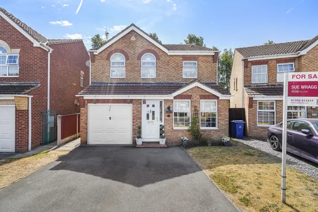 Meadows Court, Rossington, DN11, photo 1