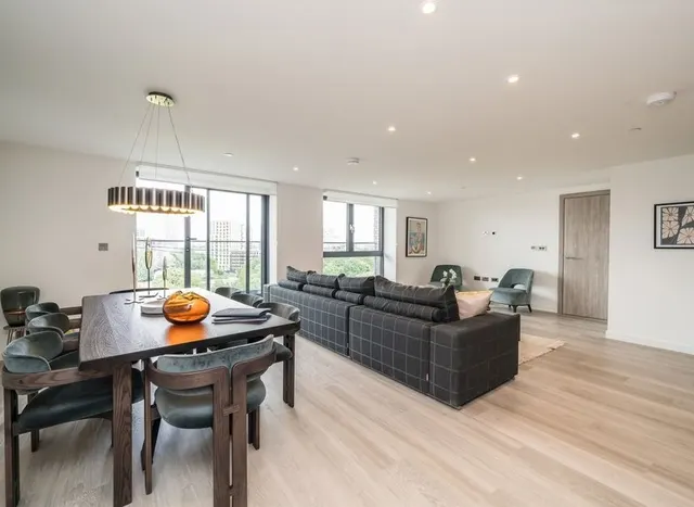 Plough Road, Battersea, SW11, photo 2