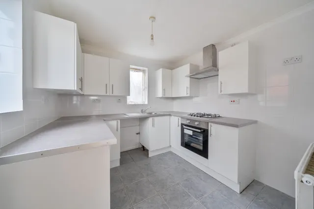 Quinton Drive, Bradwell Village, MK13, photo 2