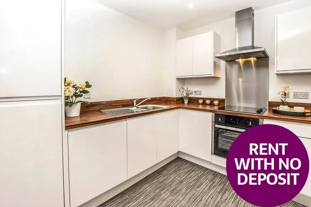 Benbow Street, Sale, M33, photo 2