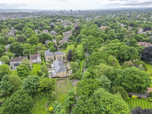 Wetherby Road, Roundhay, LS8, photo 1
