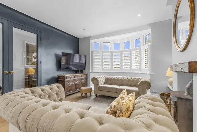 Photo 2 — Beaford Grove London SW20