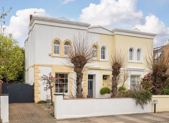 Popes Grove, Strawberry Hill, TW1, photo 1