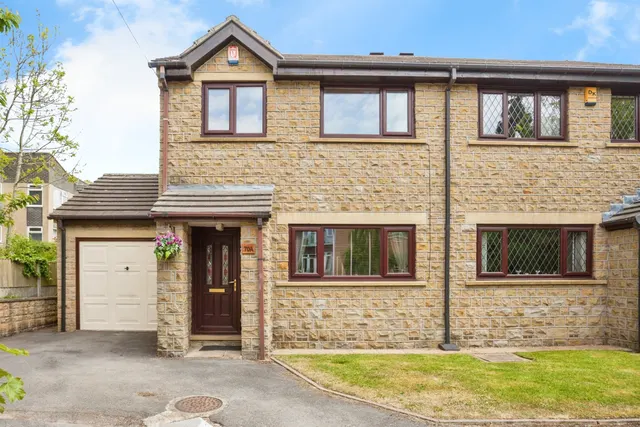 Staincliffe Road, Dewsbury, photo 1