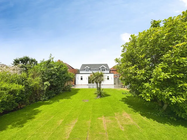 Lincoln Road, North Hykeham, LN6, photo 1
