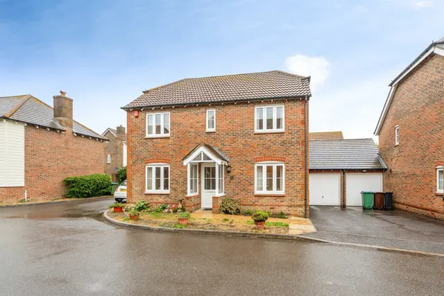 Brooks End, Bognor Regis, photo 1