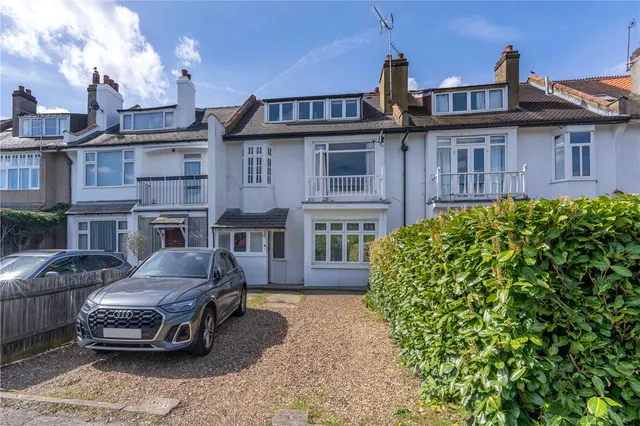 Elmers Drive, Teddington, TW11 9JB, photo 1