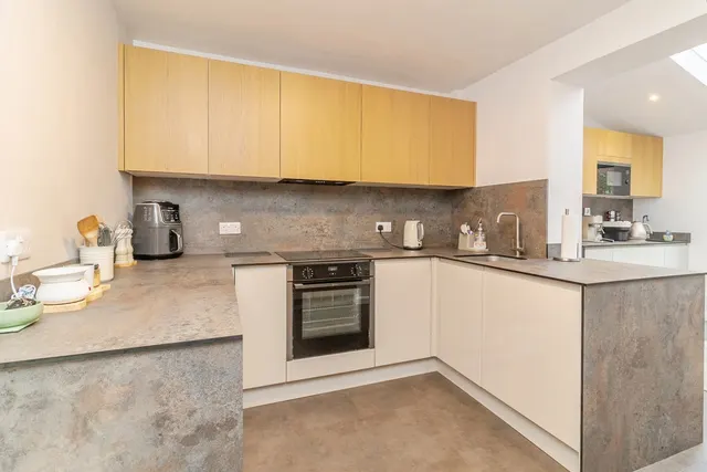 Dulverton Drive, Furzton, MK4, photo 2