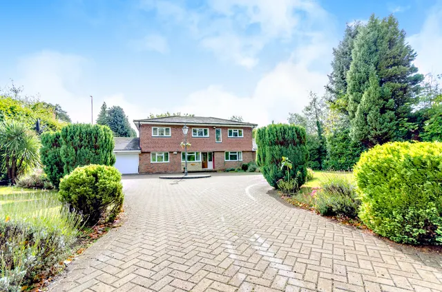 Bonners, Mark Way, Godalming, photo 1