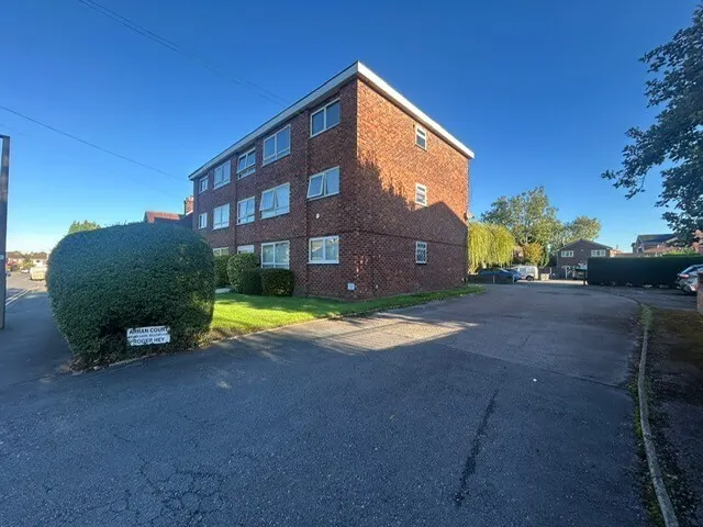 Arran Court, Cedar Lawn, SK8, photo 2