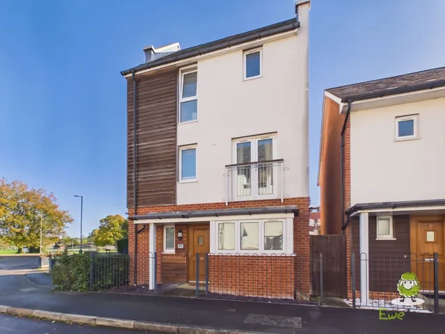 Mallory Road, Basingstoke, RG24, photo 1