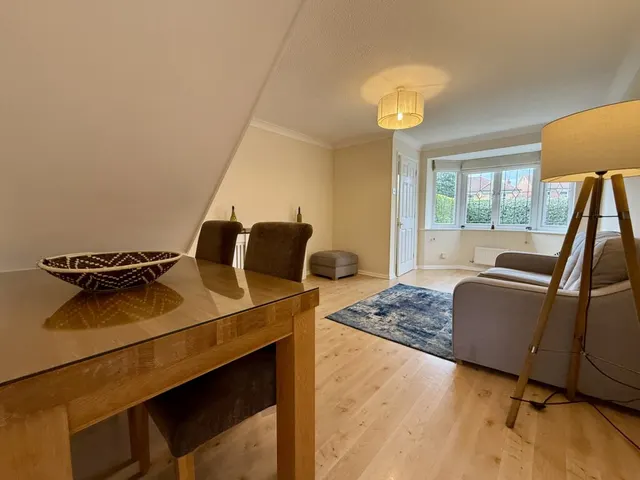 Dengate Drive, Balsall Common, CV7, photo 3