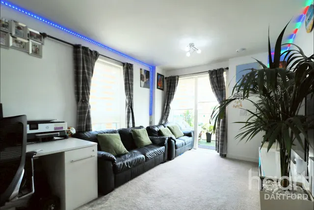 Larner Road, Erith, DA8, photo 2