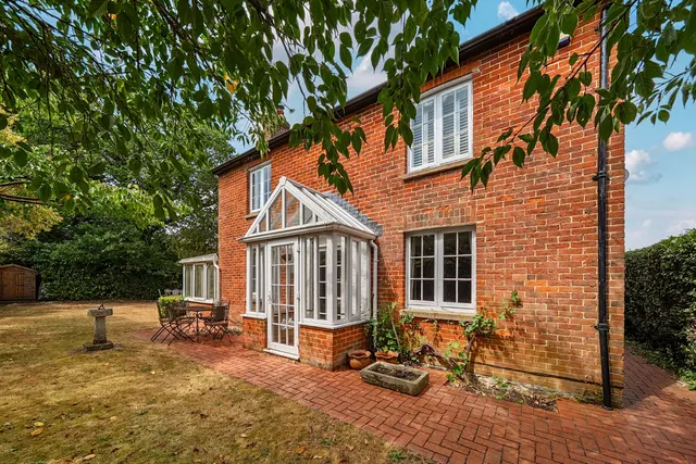 Thorn Road, Wrecclesham, GU10, photo 1