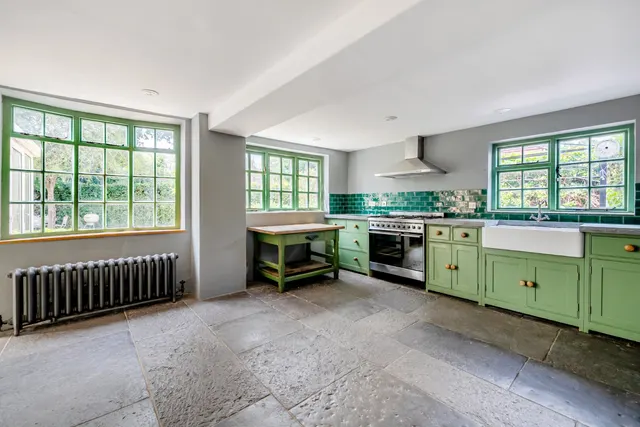 Thorn Road, Wrecclesham, GU10, photo 2