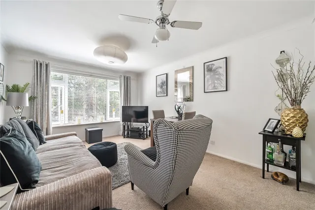 Willow Grove, Chislehurst, BR7, photo 1