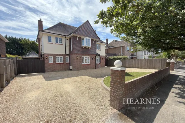 Keith Road, BH3, photo 1