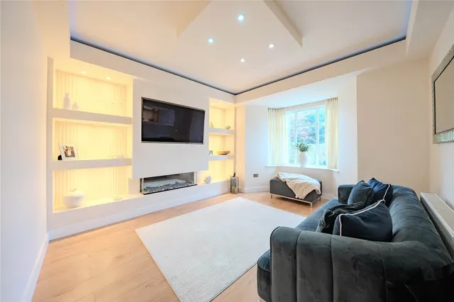 Carr Road, Calverley, LS28, photo 2