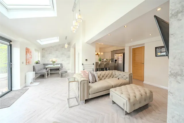 Carr Road, Calverley, LS28, photo 1