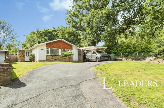 Horsham Road, Rusper, RH12, photo 1
