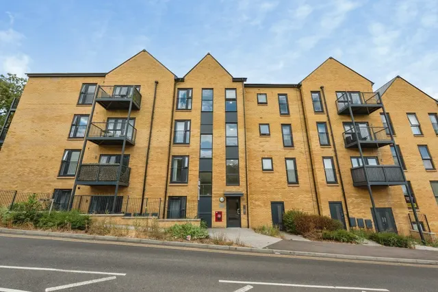 Bazley Close, Swanscombe, DA10, photo 1