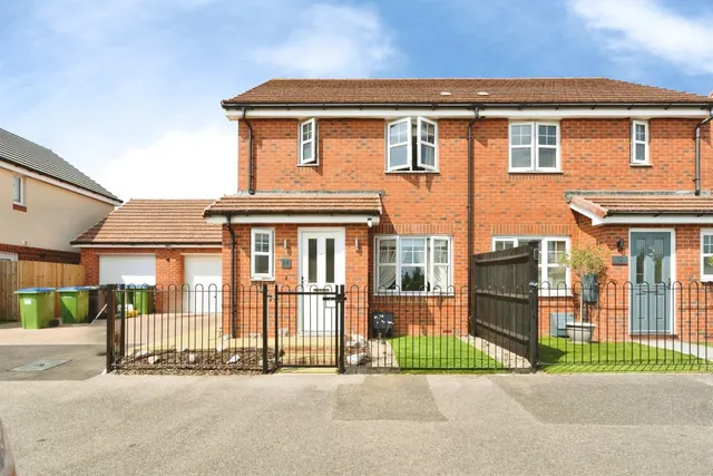 Hinchliff Drive, Wick, LITTLEHAMPTON, photo 1
