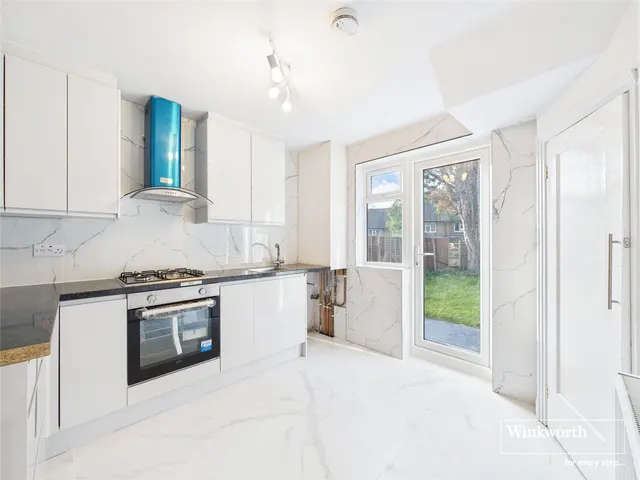 Ledway Drive, Wembley, HA9, photo 1