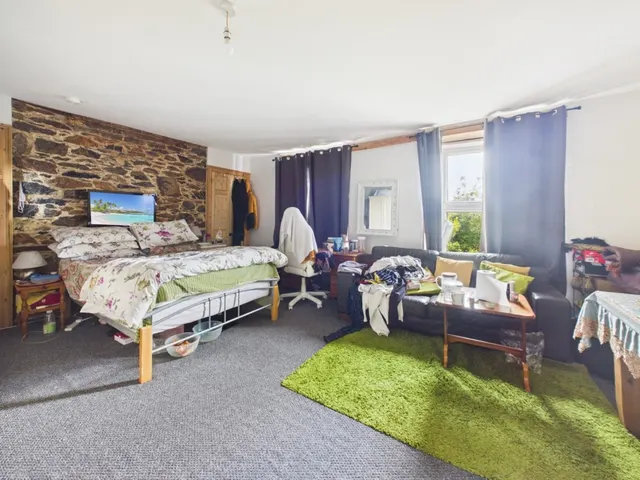 Photo 2 — Gascoyne Place, Plymouth