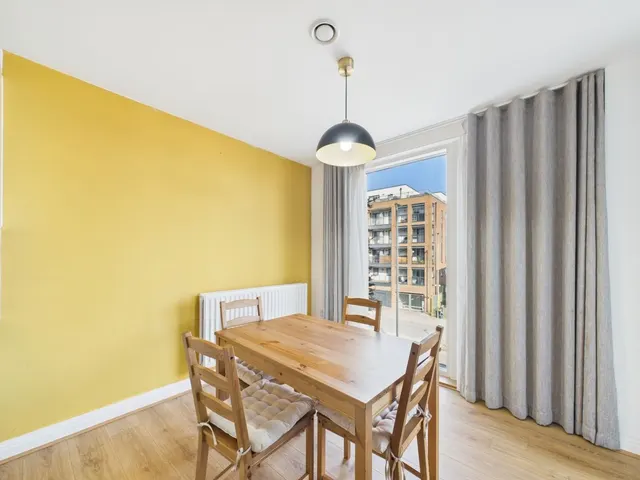 Quayle Crescent, London, N20, photo 3