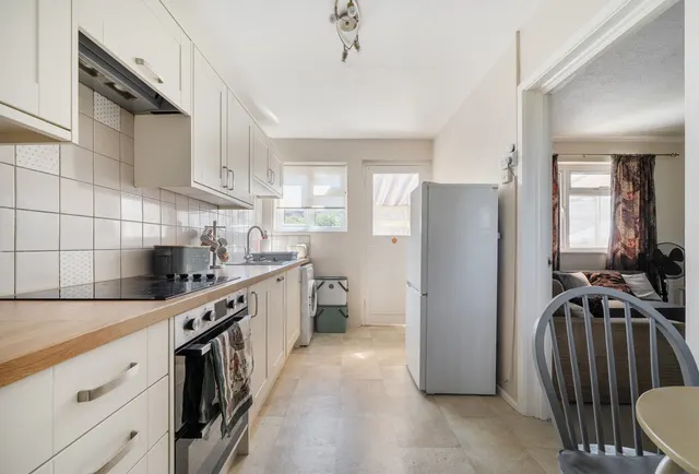 Photo 3 — Spring Crescent, Bath, BA2 4HZ