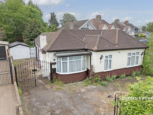 Walden Way, Hornchurch, RM11, photo 2