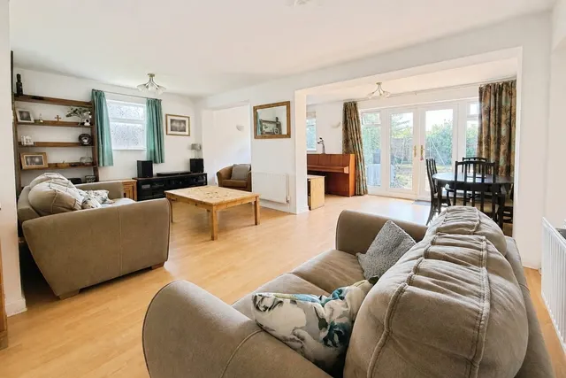 Photo 3 — Upton Close, Farnborough, Hampshire, GU14 7EN