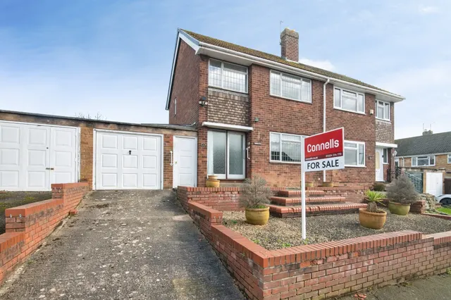 Chaucer Avenue, Lower Gornal, Dudley, photo 1