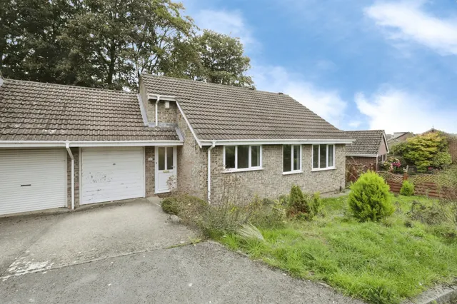 Old Trough Way, Harrogate, HG1, photo 1