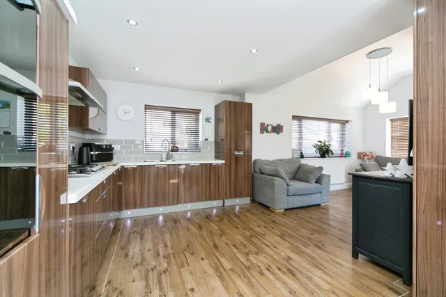 Cwr Y Coed, Llangefni, LL77, photo 3