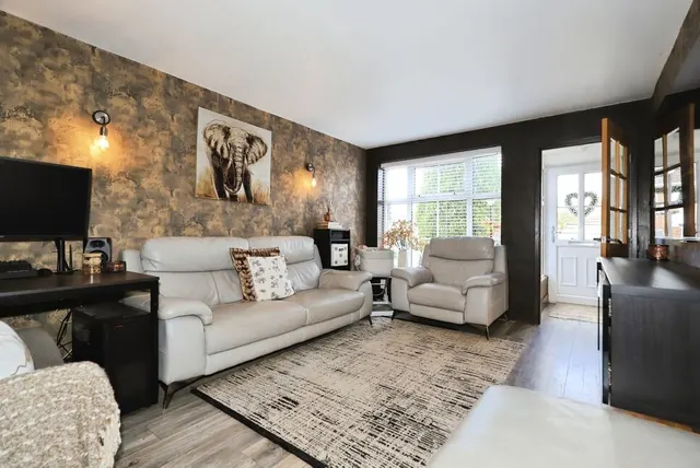 Photo 2 — Reynolds Grove, Perton Wolverhampton, Staffordshire, WV6