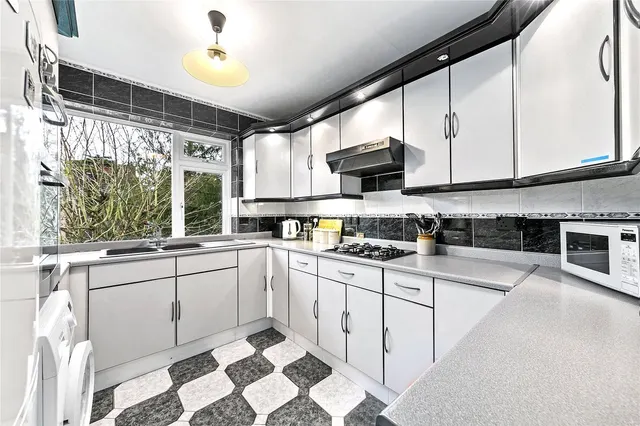 Fairfax Road, Teddington, TW11, photo 3