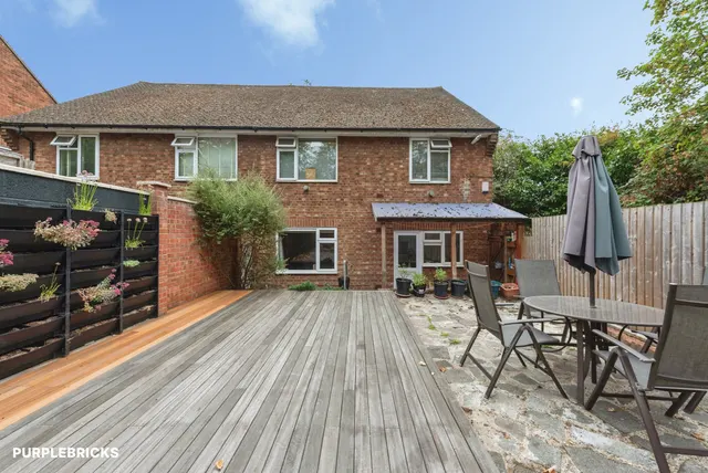 Brambles Close, Isleworth, TW7, photo 2