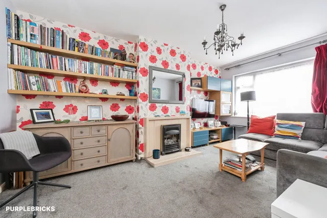 Brambles Close, Isleworth, TW7, photo 3